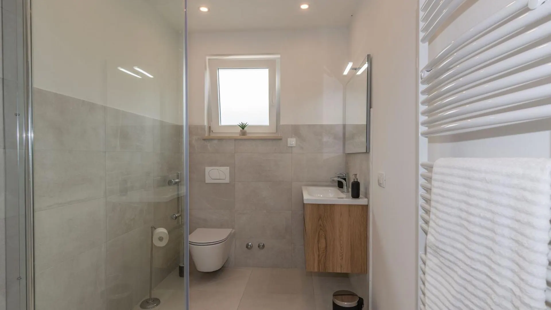 Villa Sarah, Mediterranean Elegance Minutes From The Beach Veligolji